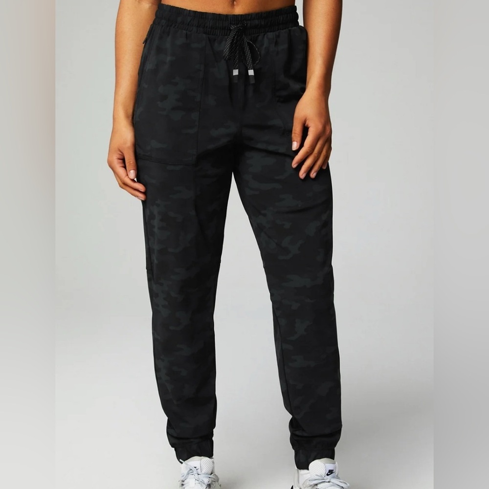 Nwt, Fabletics, Women’s The One Jogger, Tonal Camo Y57